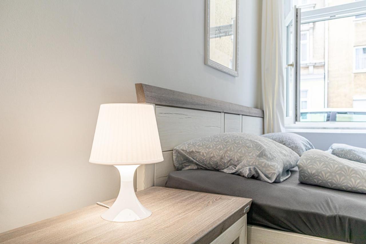 9 Min From City Center - Lovely Studio Near U1 Reumannplatz Vienna Luaran gambar